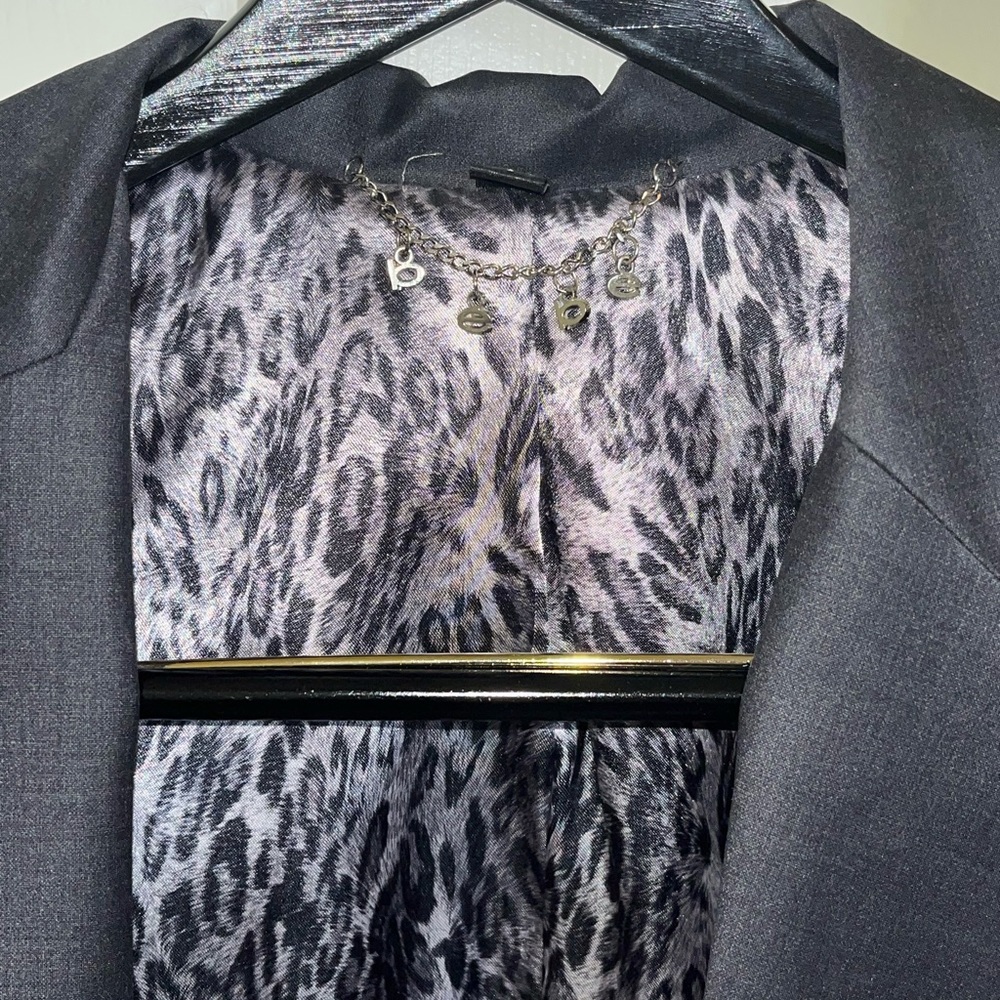 Womens suit set blazer size 6 /pants size 2